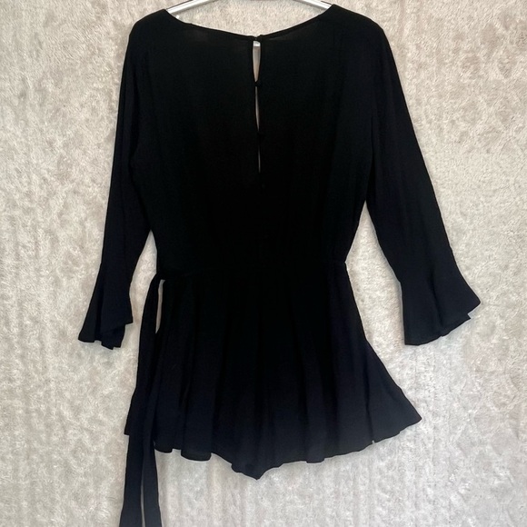 ShowPo Black Rayon Shorts Romper Faux Wrap Jumpsuit Sz 4 - Picture 8 of 16